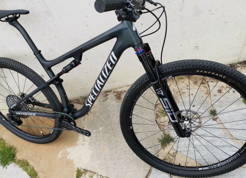 Specialized Epic PRO - Top osazení i stav-Zánovní-min.nájezd(ježděno ženou)..PC přes 200.tis...