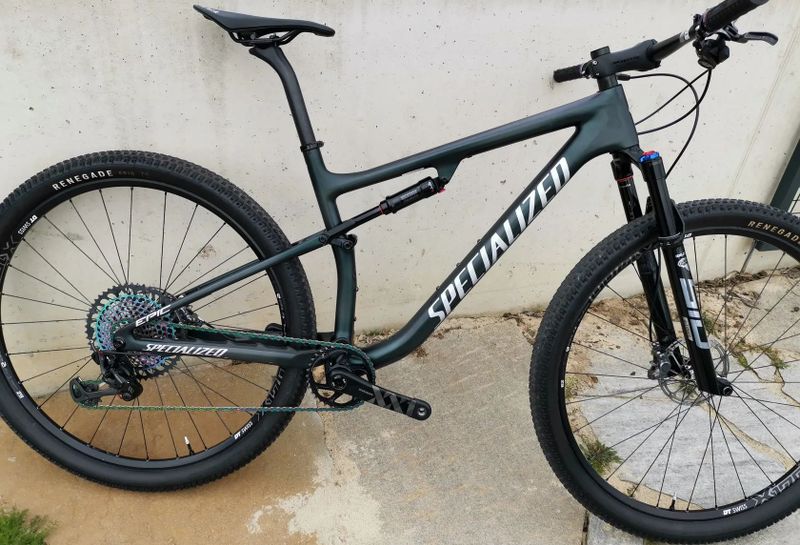 Specialized Epic PRO - Top osazení i stav-Zánovní-min.nájezd(ježděno ženou)..PC přes 200.tis...