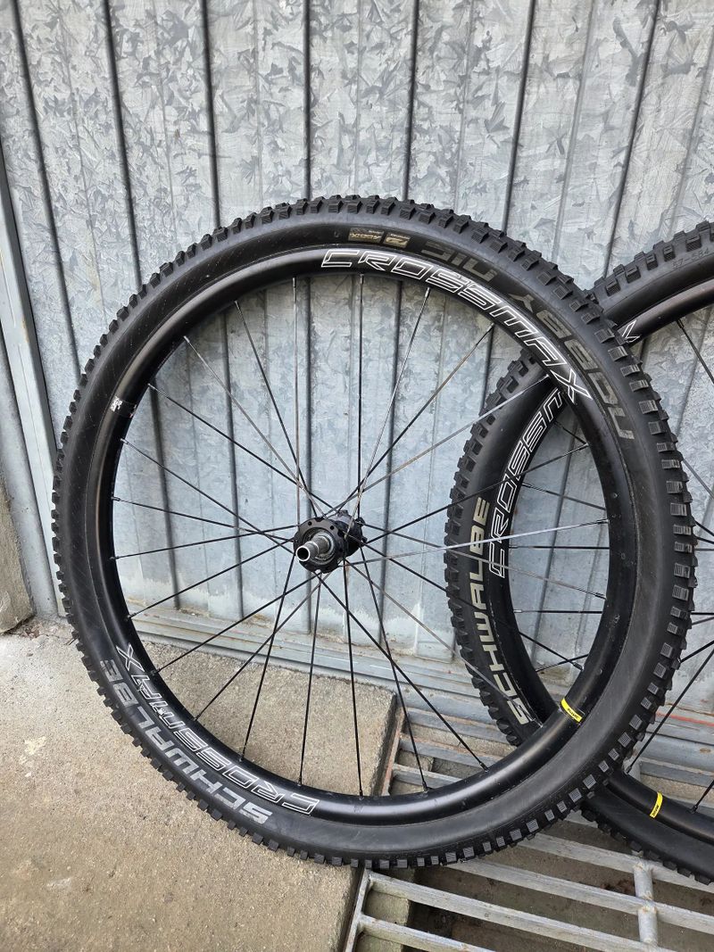 Mavic Crossmax 27,5" + pláště Schwalbe