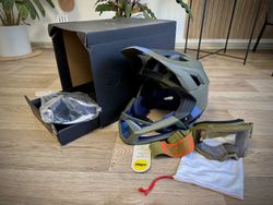 Helma Fox Racing Proframe Helmet Blocked, Ce, Olive Green Velikost: M + brýle Leatt 
