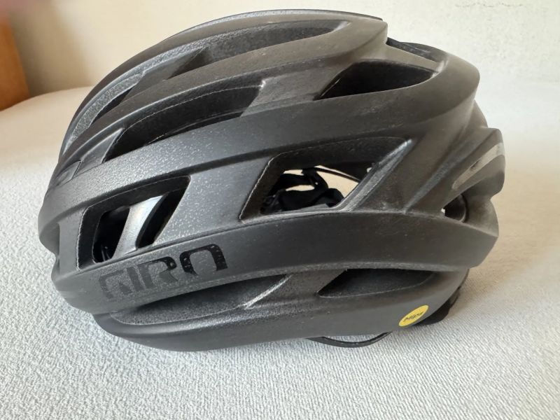 Silniční přilba Giro Helios Spherical