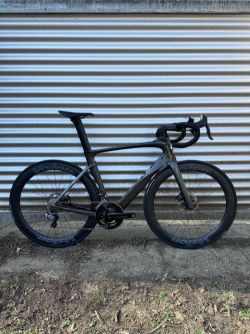 Specialized Venge - ULTEGRA Di2, WATMETR, KARBONOVÁ KOLA