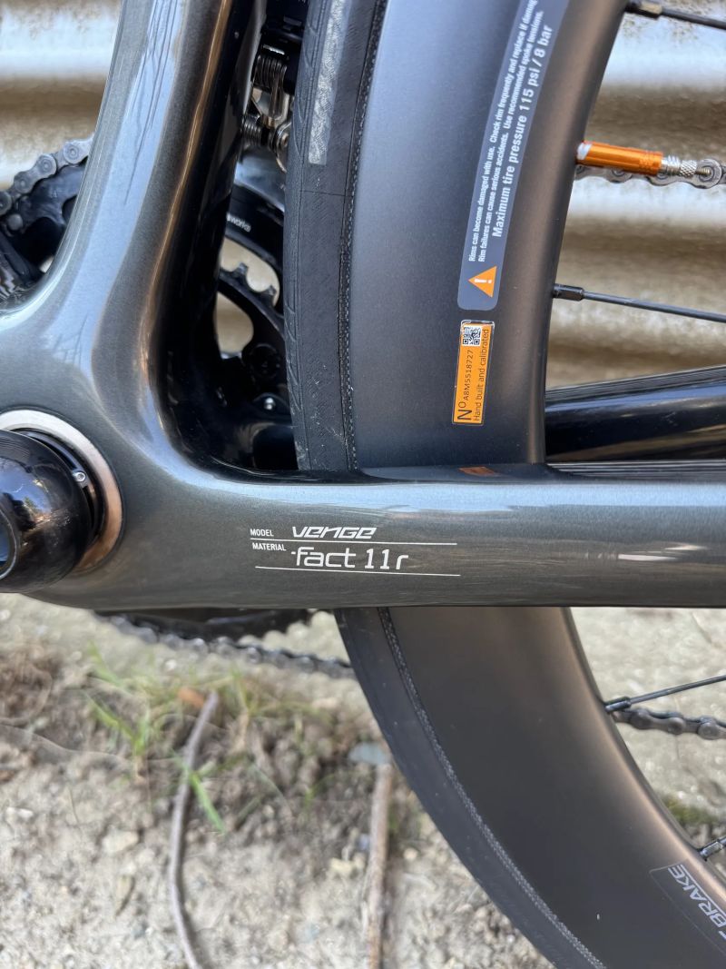 Specialized Venge - ULTEGRA Di2, WATMETR, KARBONOVÁ KOLA