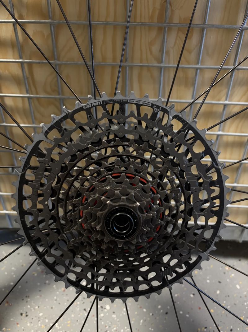 Prodám zapletená MTB kola 29” s kazetou X0 T-Type