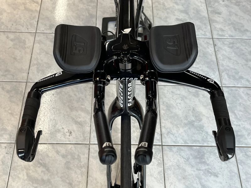 Časovkové kolo Factor, zánovní. Splňuje podmínky UCI