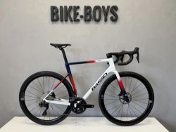 Basso Astra chroma white, Shimano Di2, karbonová kola Microtech RE38