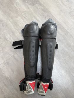 Dainese chrániče velikost L