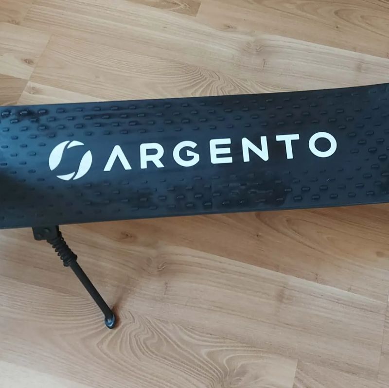 Elektrokoloběžka Argento - Active Bike - spolehlivě zvládne i větší nerovnosti,cestu, i terén