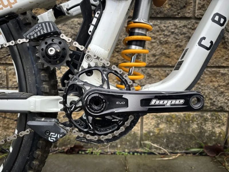 Commencal SUPREME DH V5 vel. XS - clear silver