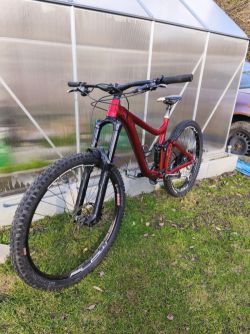 Giant Reign 27,5 M červený