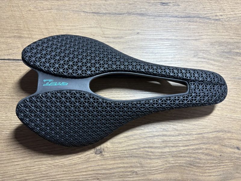 Prodám 3D sedlo karbonové lyžiny 185g