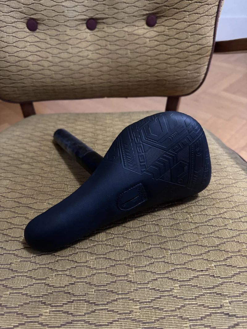 Polygon bmx / dirt sedlo + sedlovka