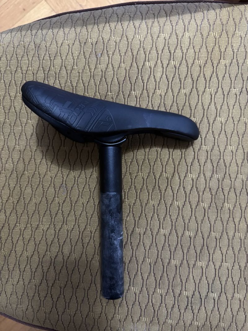 Polygon bmx / dirt sedlo + sedlovka