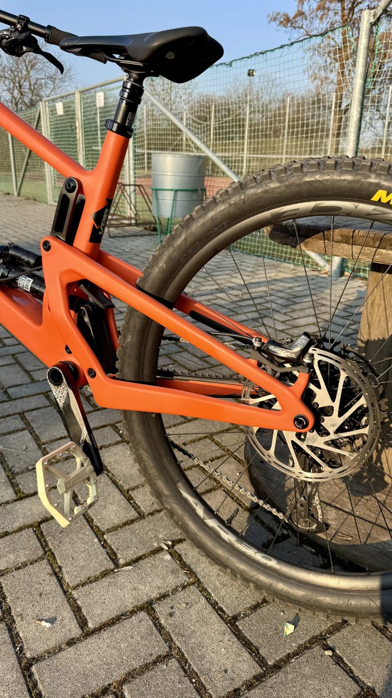 Santa Cruz Bronson 2024-L