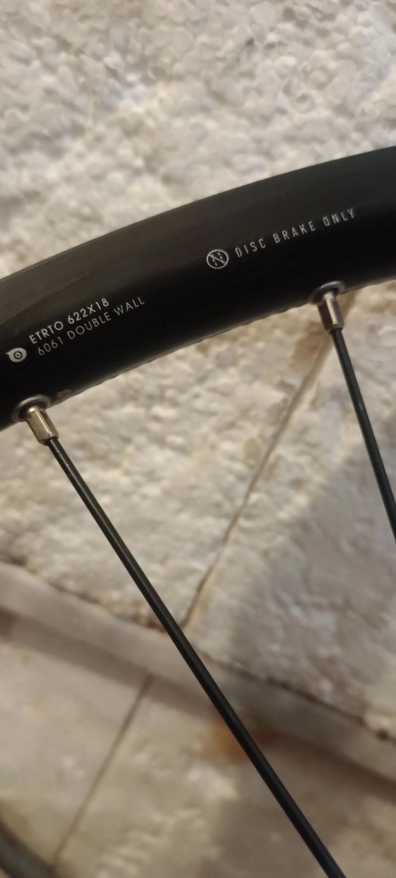 Zapletená kola silnice/gravel 