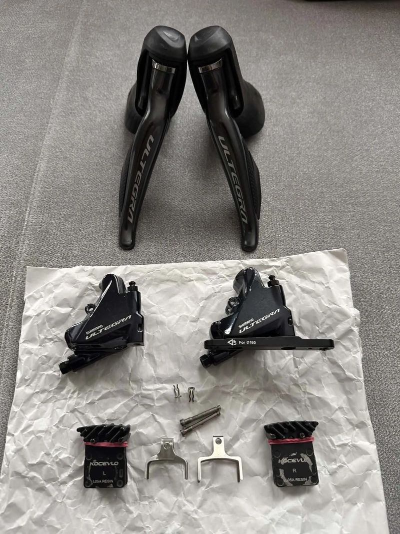 Páky a třmeny Shimano Ultegra 8070 Di2