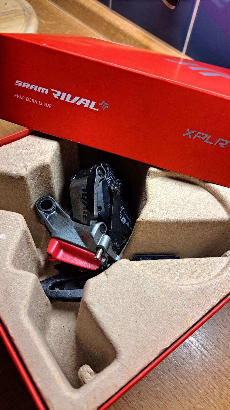 Přehazovačka Sram RIVAL ETAP AXS D1 + baterie