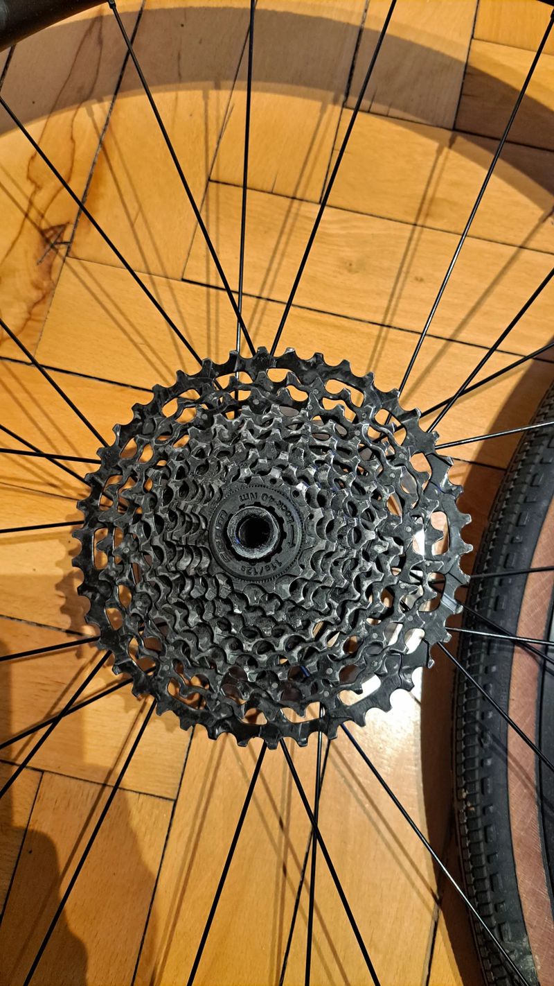 Bontrager hliníková kola z gravela kompletní 