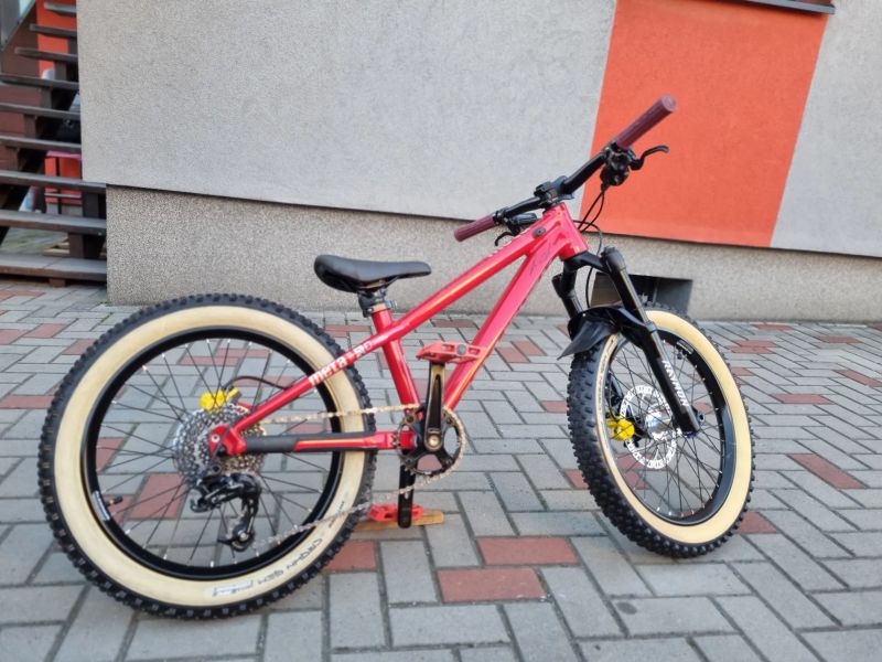 Commencal META