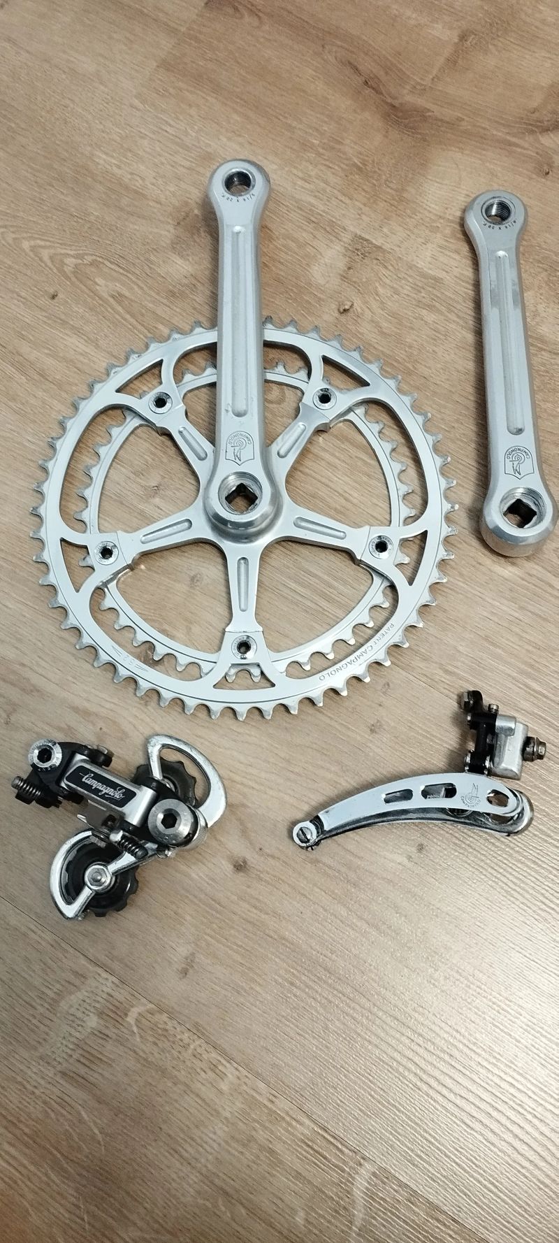 Prodám sadu dílú Campagnolo Super record