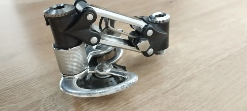 Prodám sadu dílú Campagnolo Super record