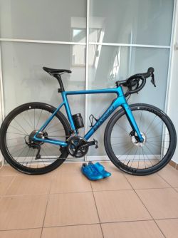 Basso Venta, Shimano 105, karbon kola Roval