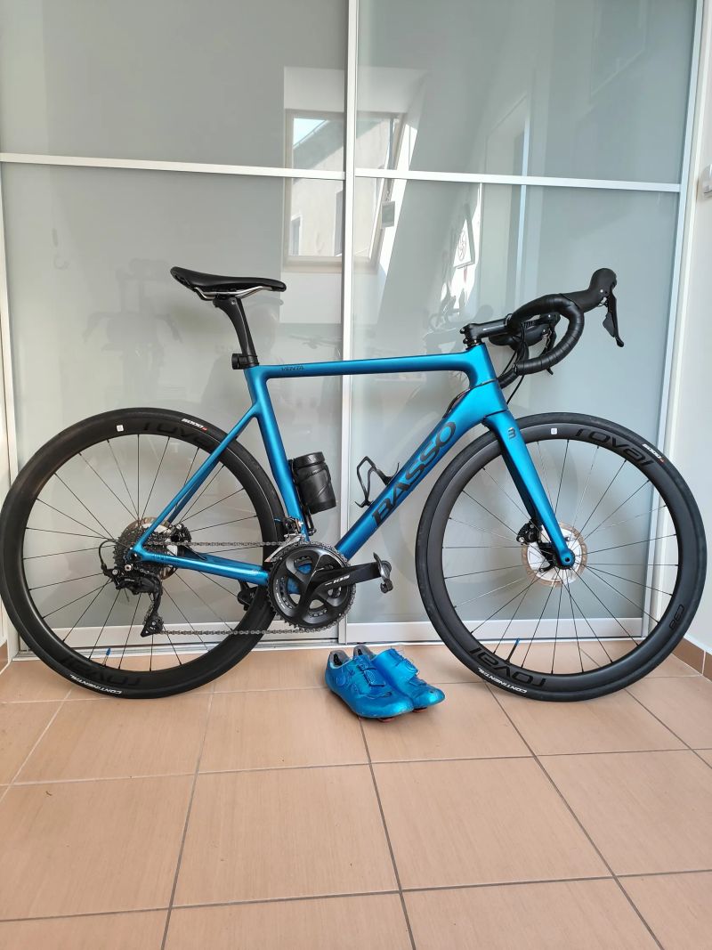 Basso Venta, Shimano 105, karbon kola Roval