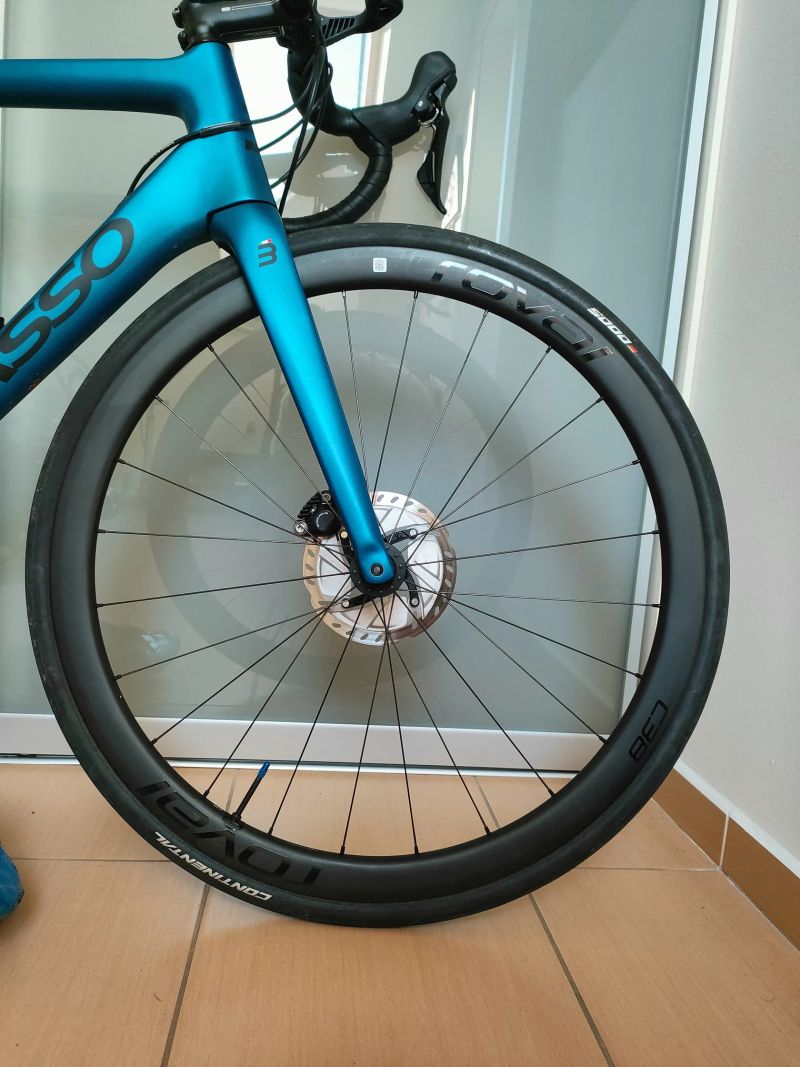 Basso Venta, Shimano 105, karbon kola Roval
