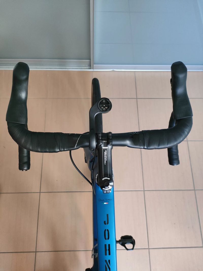 Basso Venta, Shimano 105, karbon kola Roval