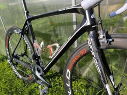 Prodám silniční karbonové kolo Di2