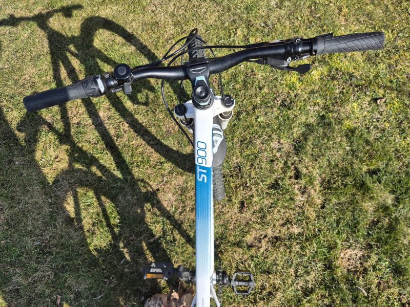 Rockrider ST900, velikost S, 27,5", bílé