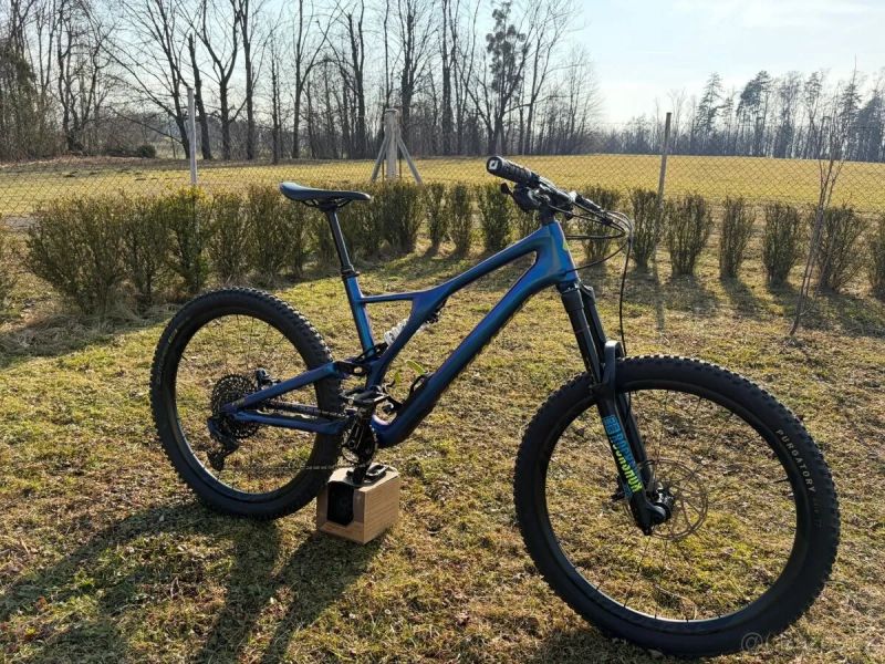 Specialized Celo Karbonové Kolo Specialized Stumpjumper 2018