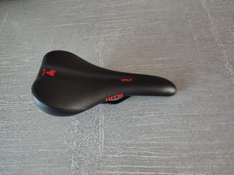 Teleskopická sedlovka KS+sedlo wtb wolt+Gripy SQ lab 711 +pedály exustar