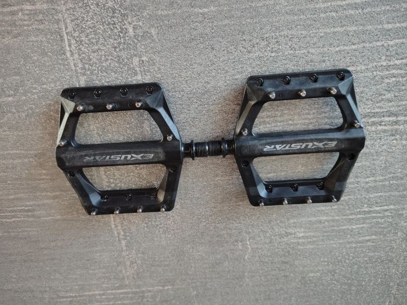 Teleskopická sedlovka KS+sedlo wtb wolt+Gripy SQ lab 711 +pedály exustar