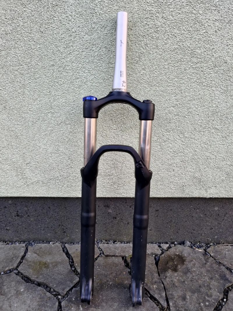 zdarma Rock Shox 29 z Kona Honzo