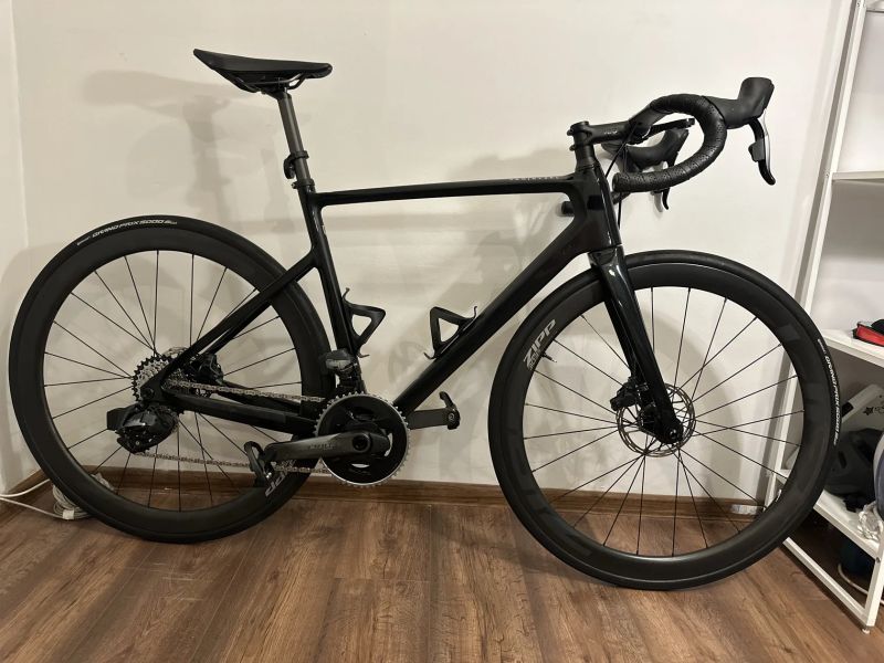 Van Rysel EDR CF Disc | SRAM Force AXS | Zipp 303 S | Quarq Powermete