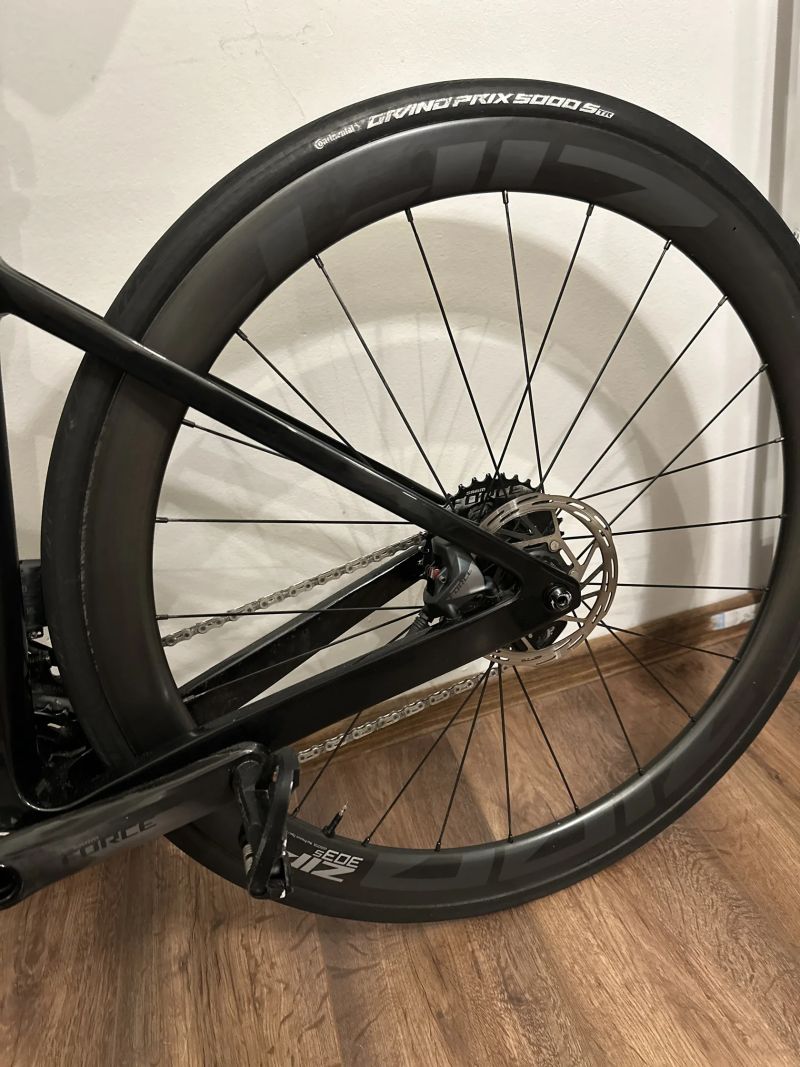 Van Rysel EDR CF Disc | SRAM Force AXS | Zipp 303 S | Quarq Powermete