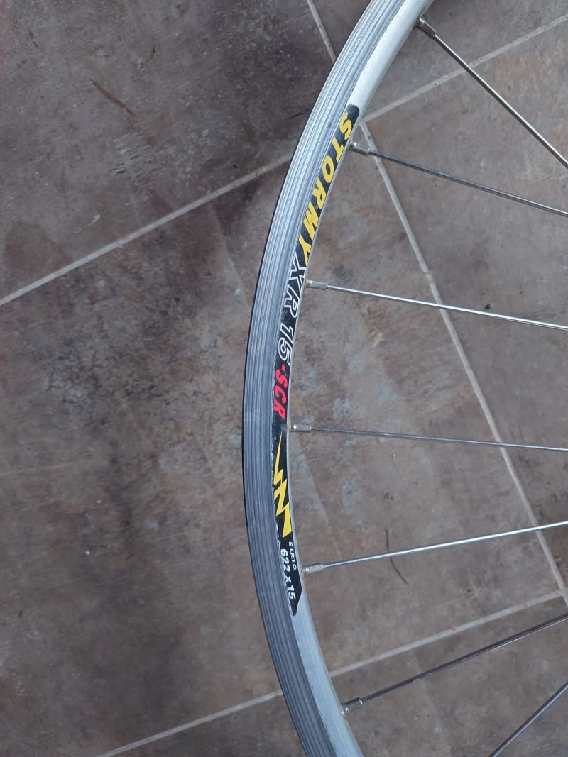 Zapletená kola, silniční , náboje Shimano Deore