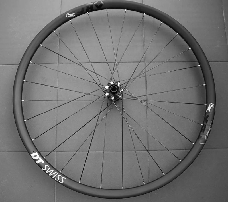 29" KARBONOVÁ KOLA DT SWISS XRC 1200 25mm Boost Bontrager Pro Ořech XD - STAV NOVÝCH