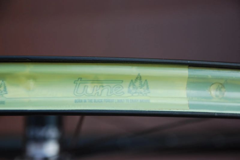 29" KARBONOVÁ KOLA DT SWISS XRC 1200 25mm Boost Bontrager Pro Ořech XD - STAV NOVÝCH