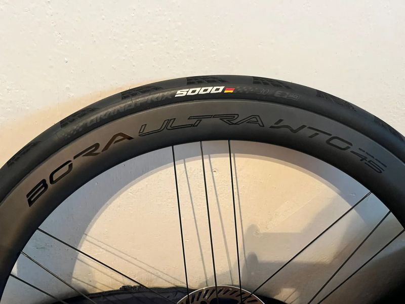 Campagnolo Bora Ultra WTO 45 C23 DB Matte Black, N3W - nejetá, nový model s 23mm vnitřní šířkou