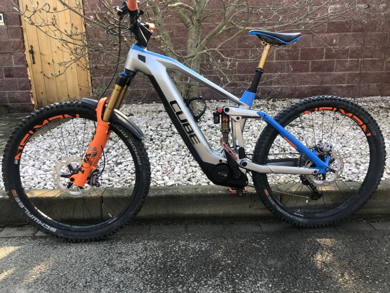 Cube Stereo hybrid 160 hpc action team