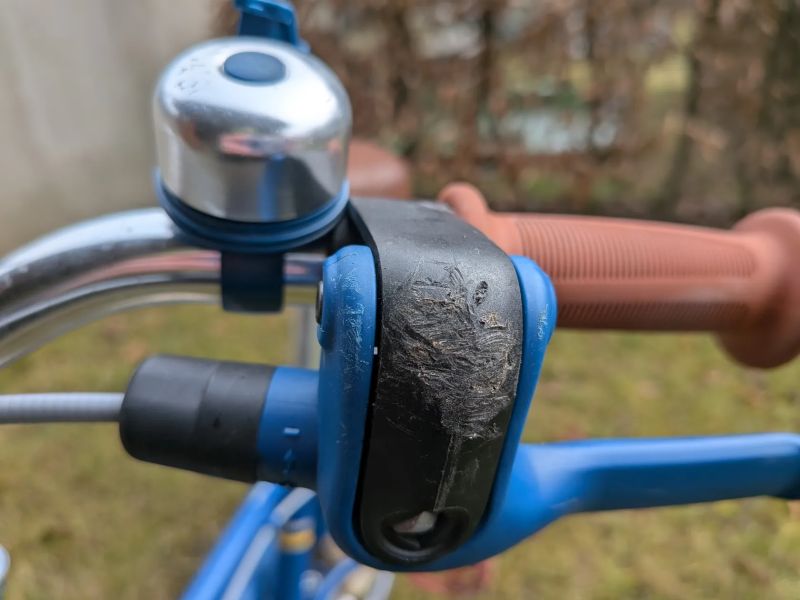 Btwin City Alu 900 s balančními kolečky