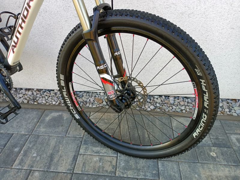 Author Revolt carbon