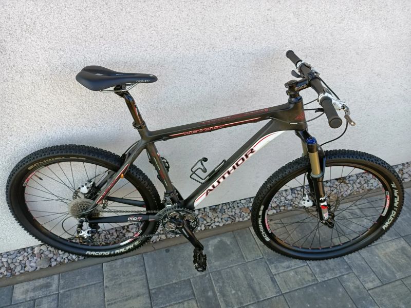 Author Revolt carbon