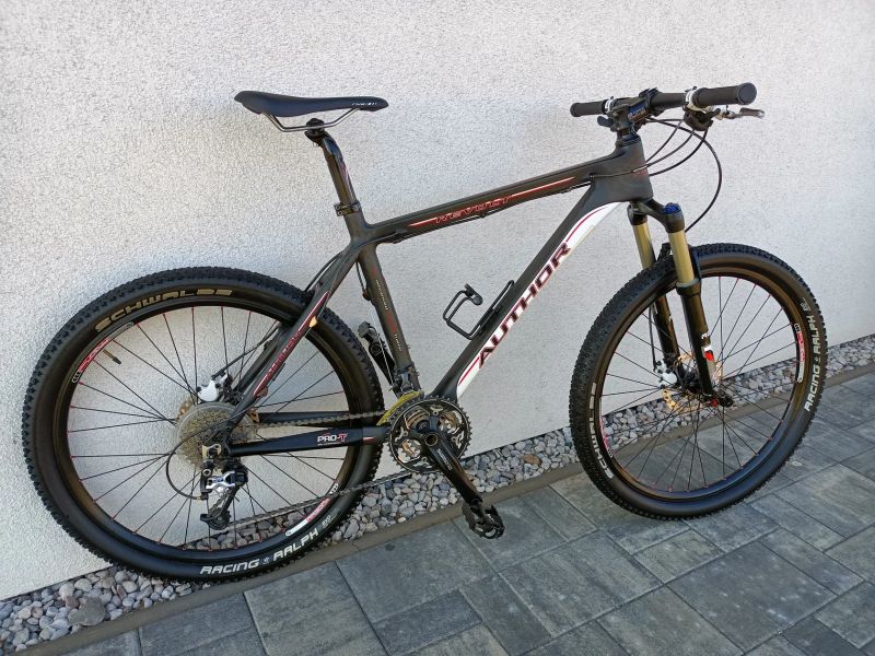 Author Revolt carbon