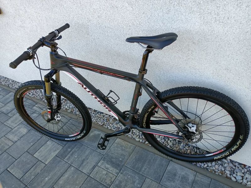 Author Revolt carbon