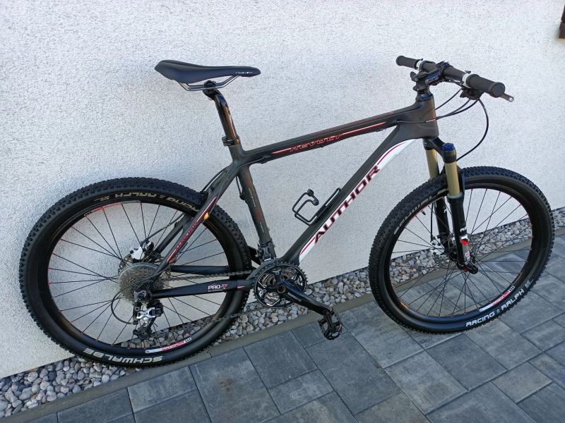 Author Revolt carbon