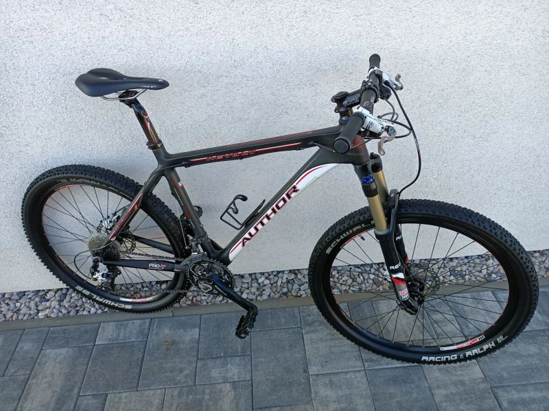 Author Revolt carbon