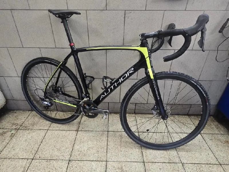 Author Charisma - gravel,cyklokros, endurance silnice